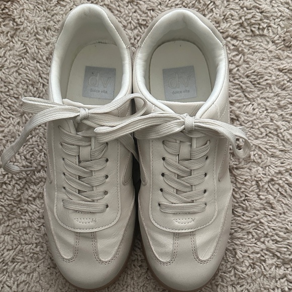 EUC size 7 DV by Dolce Vita White Sneakers - Picture 3 of 9